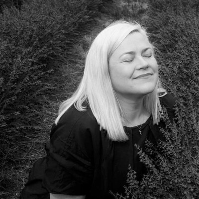 Эйнсли Уокер